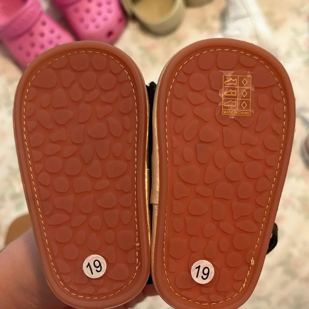Baby/Toddler Black Fringe Sandals with Gold Insole